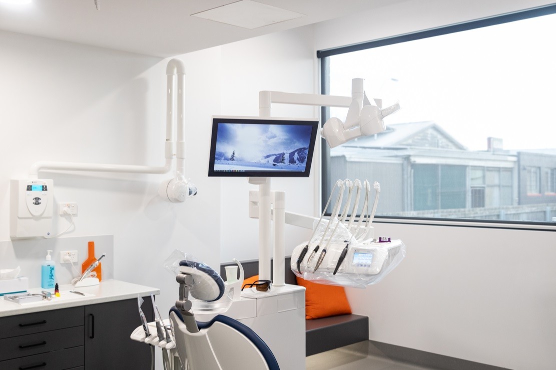 trusted-smiles-dental-implants-room (1)